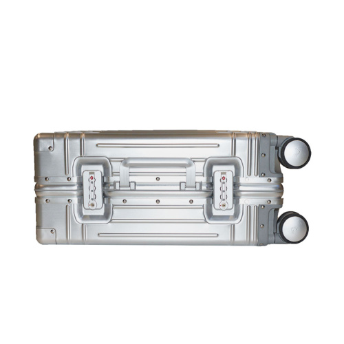 Alezar Lux Алюминиевый чемодан, размер 24, серебро 