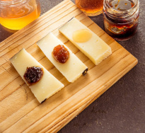 Органический сыр Пекорино - Овечий сыр - Выдержанный в пещере - 900 gr